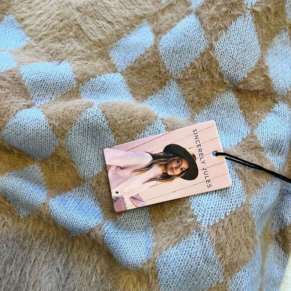 Sincerely Jules Soft Fuzzy Tan Light Blue Argyle Cropped Sweater Vest Sz XS NWT - Picture 6 of 7